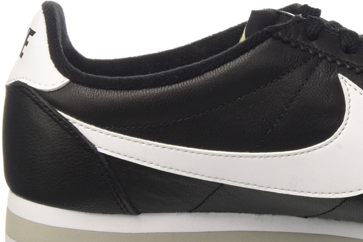 Nike Classic Cortez Premium sneakers in black | RunRepeat بلايز كت